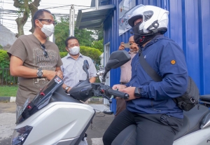Samsat Nite Kota Cimahi, Siap Layani Wajib Pajak Pekerja di Malam Hari